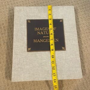 Book- images of nature - mangelsen coffee table book